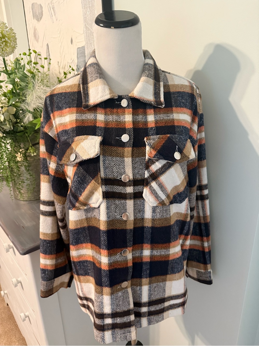 Women’s Shacket Plaid Button-Front Shacket in Navy, Brown & Cream